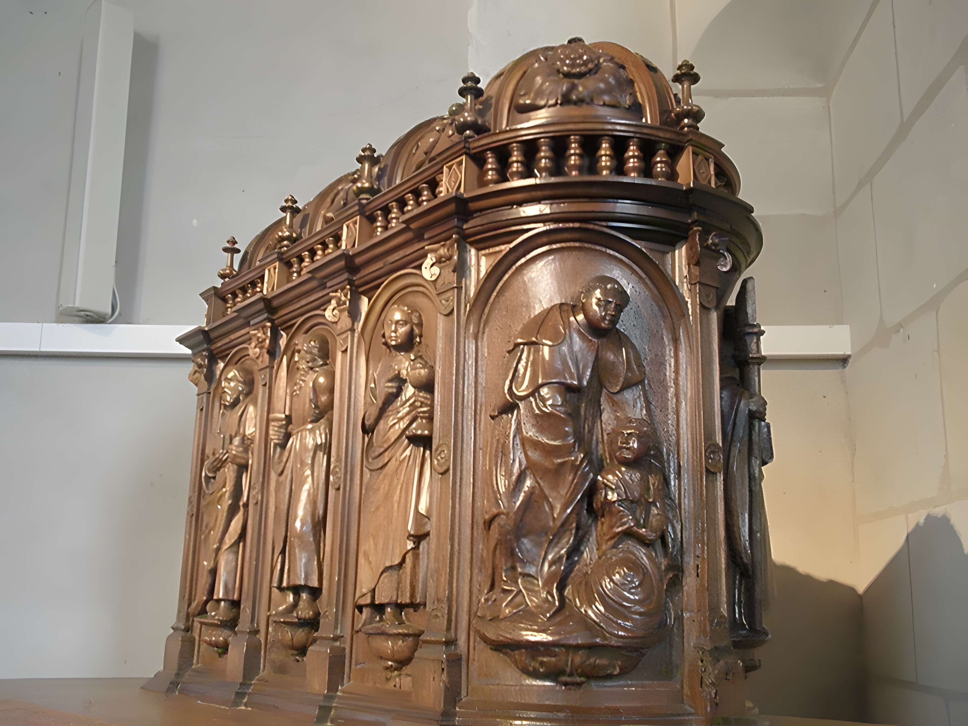 Église Saint-Vétérin de Gennes