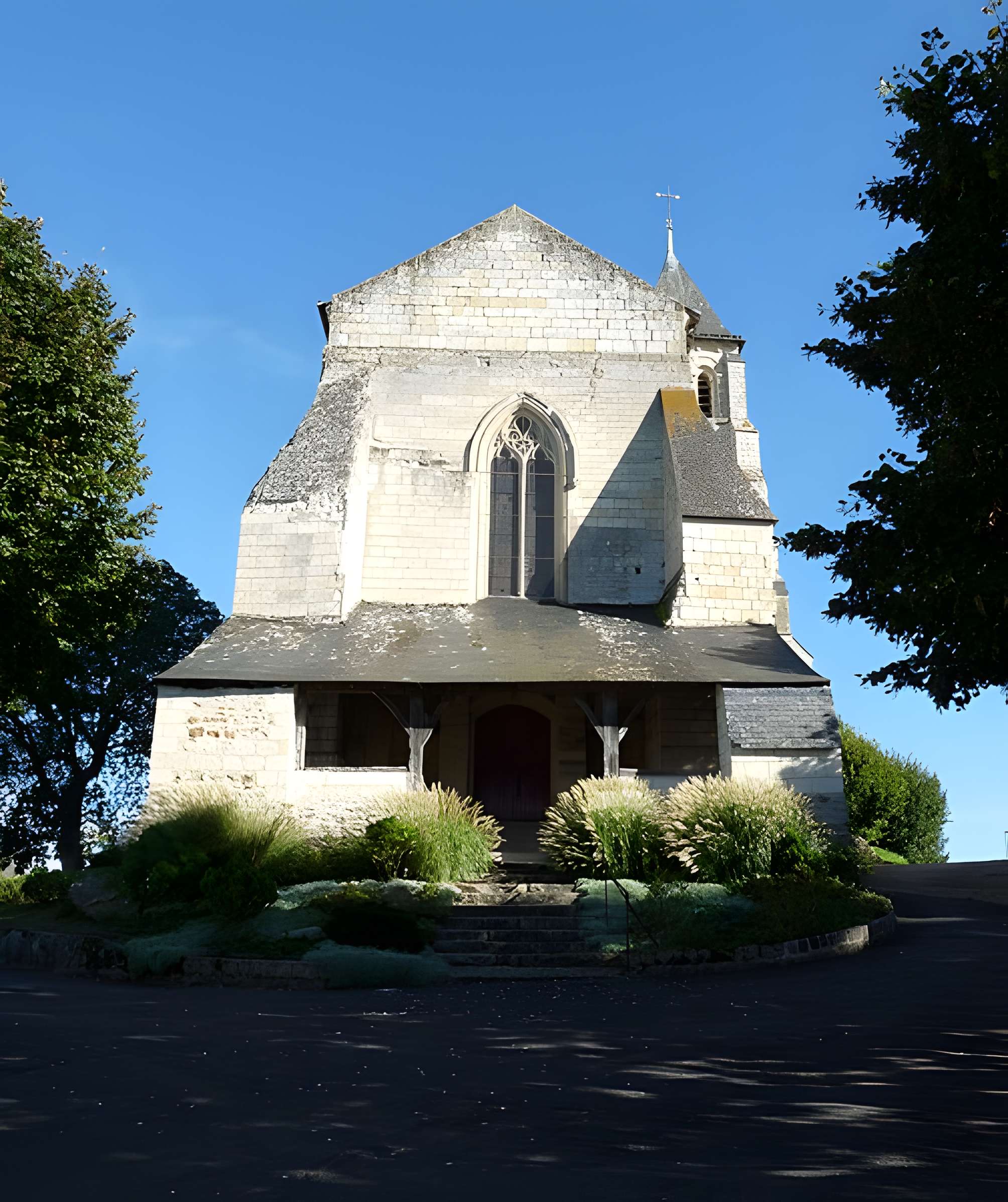 Église Saint-Vétérin de Gennes