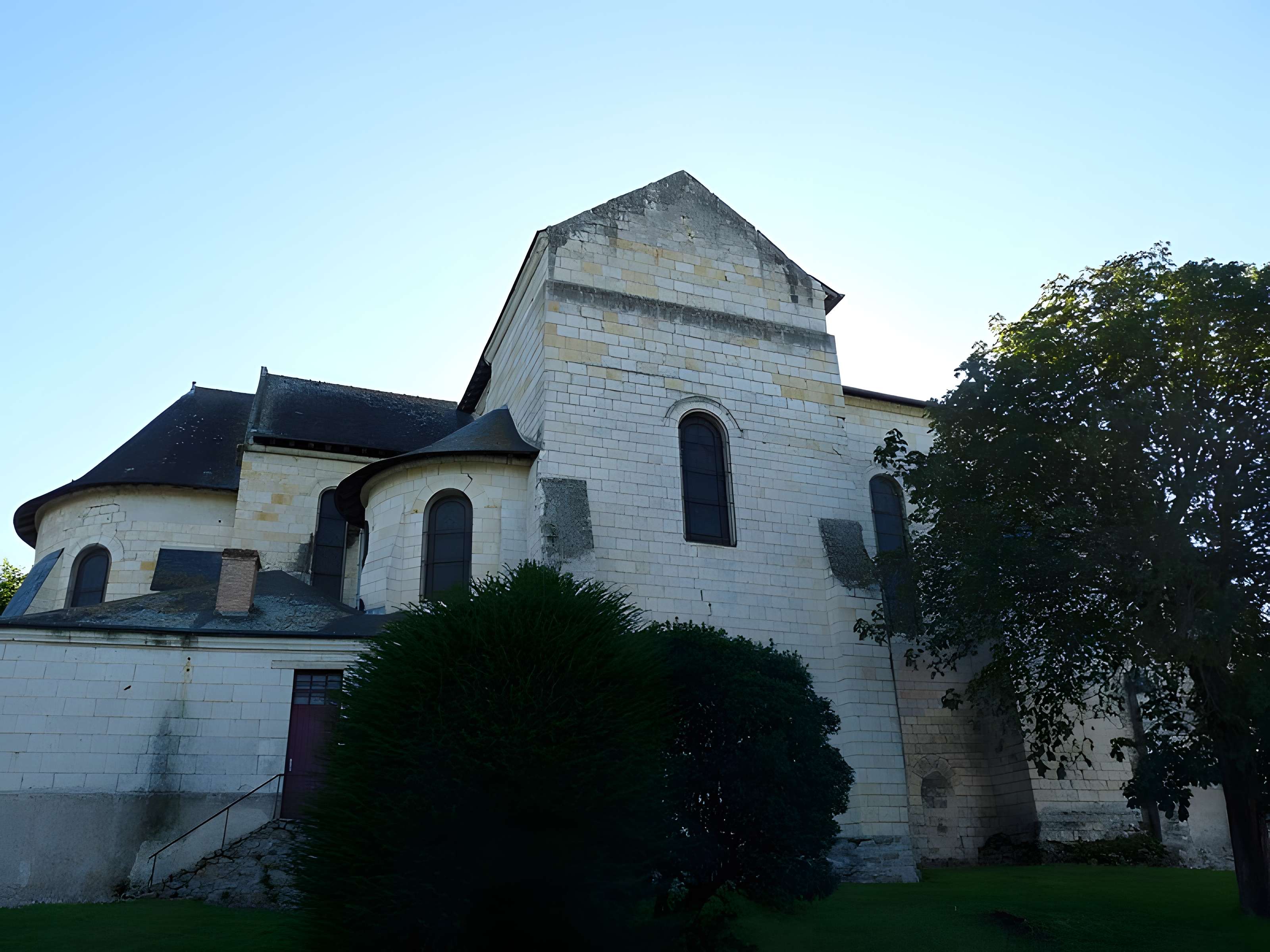 Église Saint-Vétérin de Gennes
