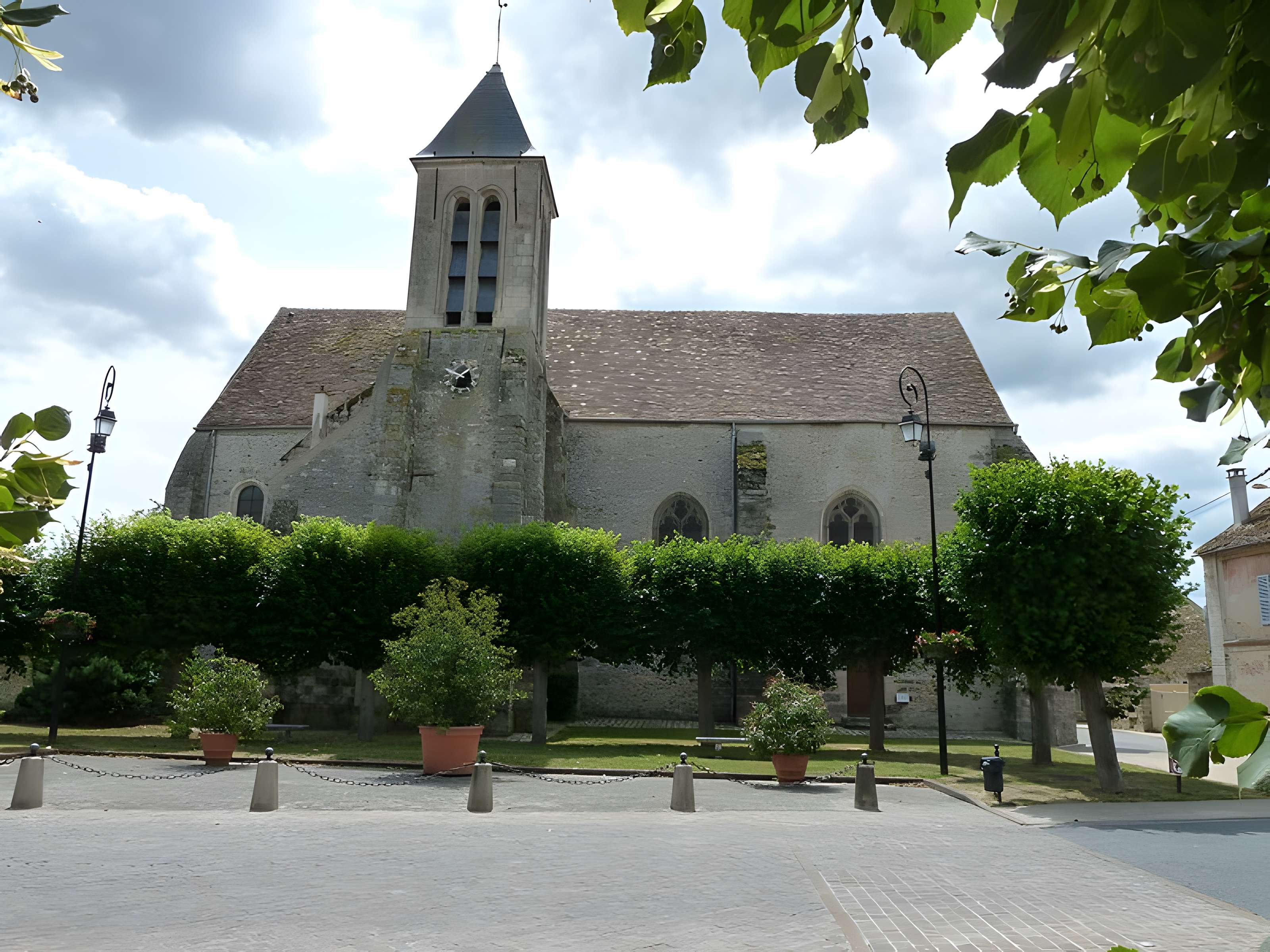 Église Saint-Vincent de Machault 