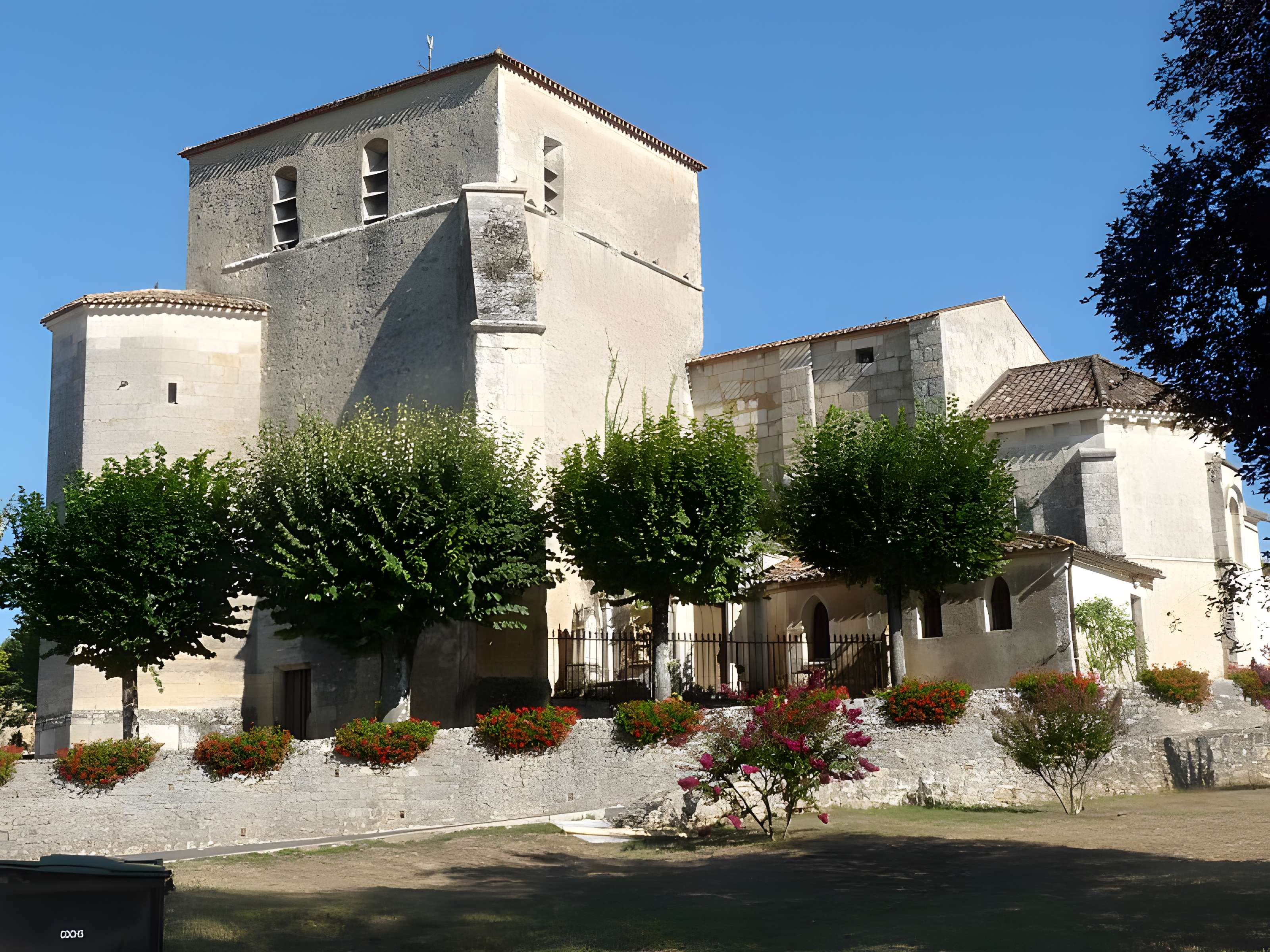 Église Saint-Vincent de Montguyon