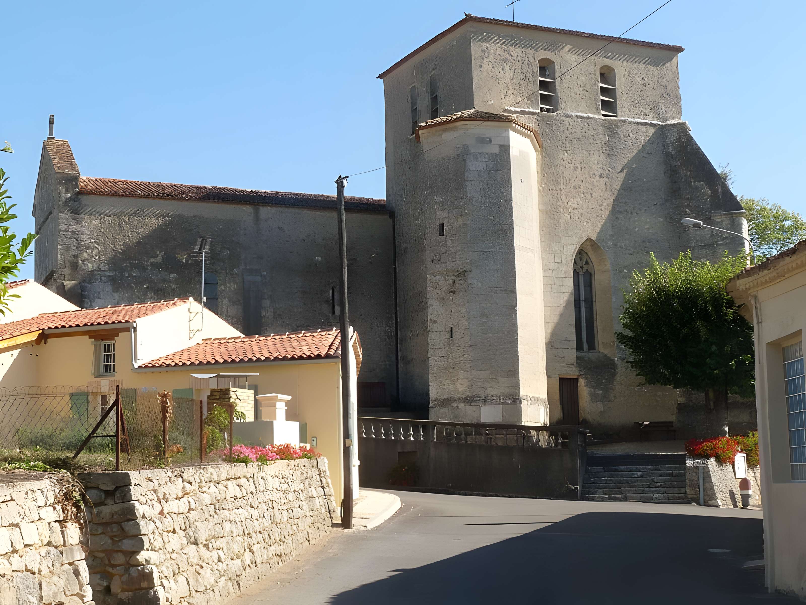 Église Saint-Vincent de Montguyon