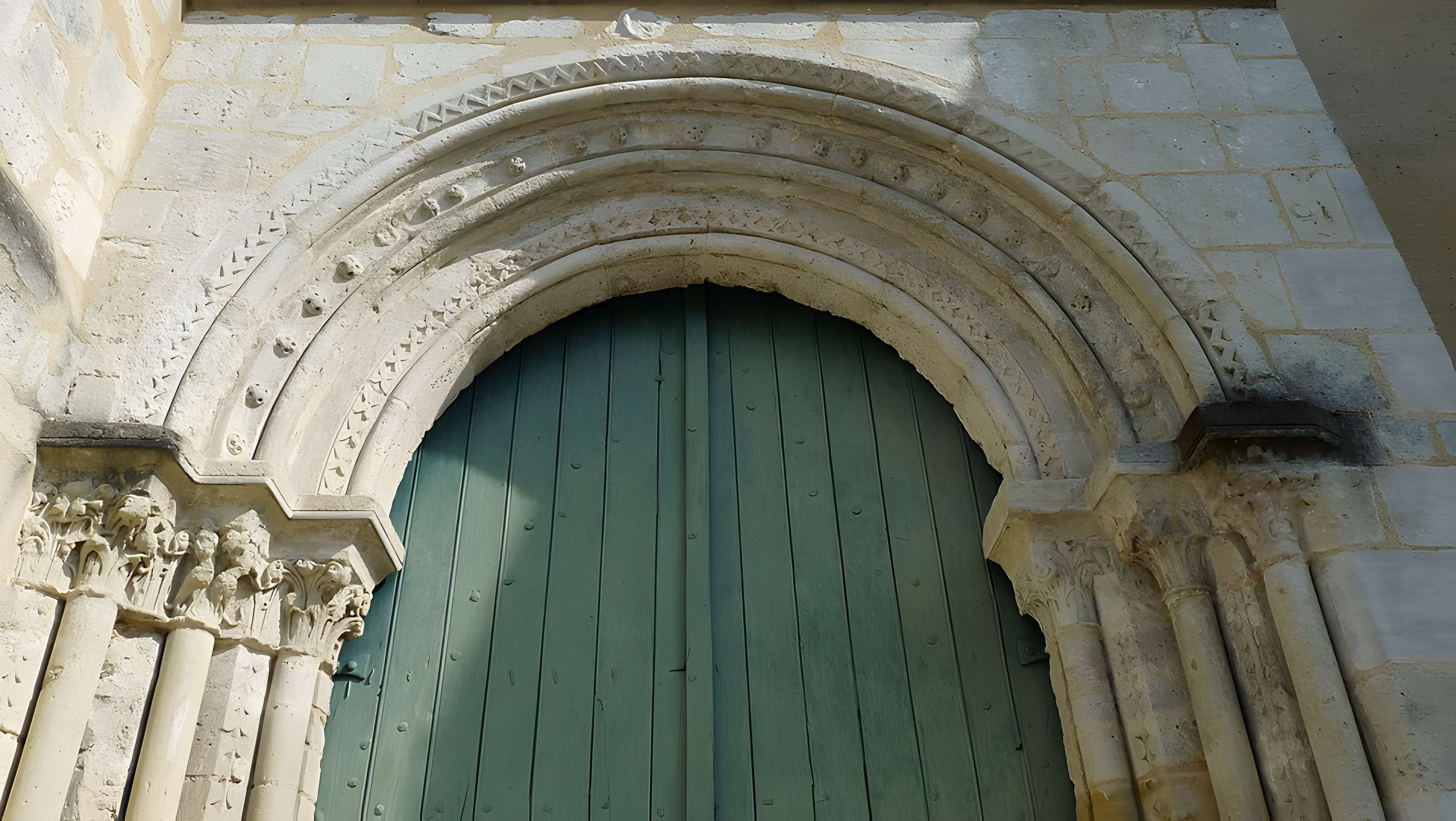 Église Saint-Vincent de Neuvy-le-Roi
