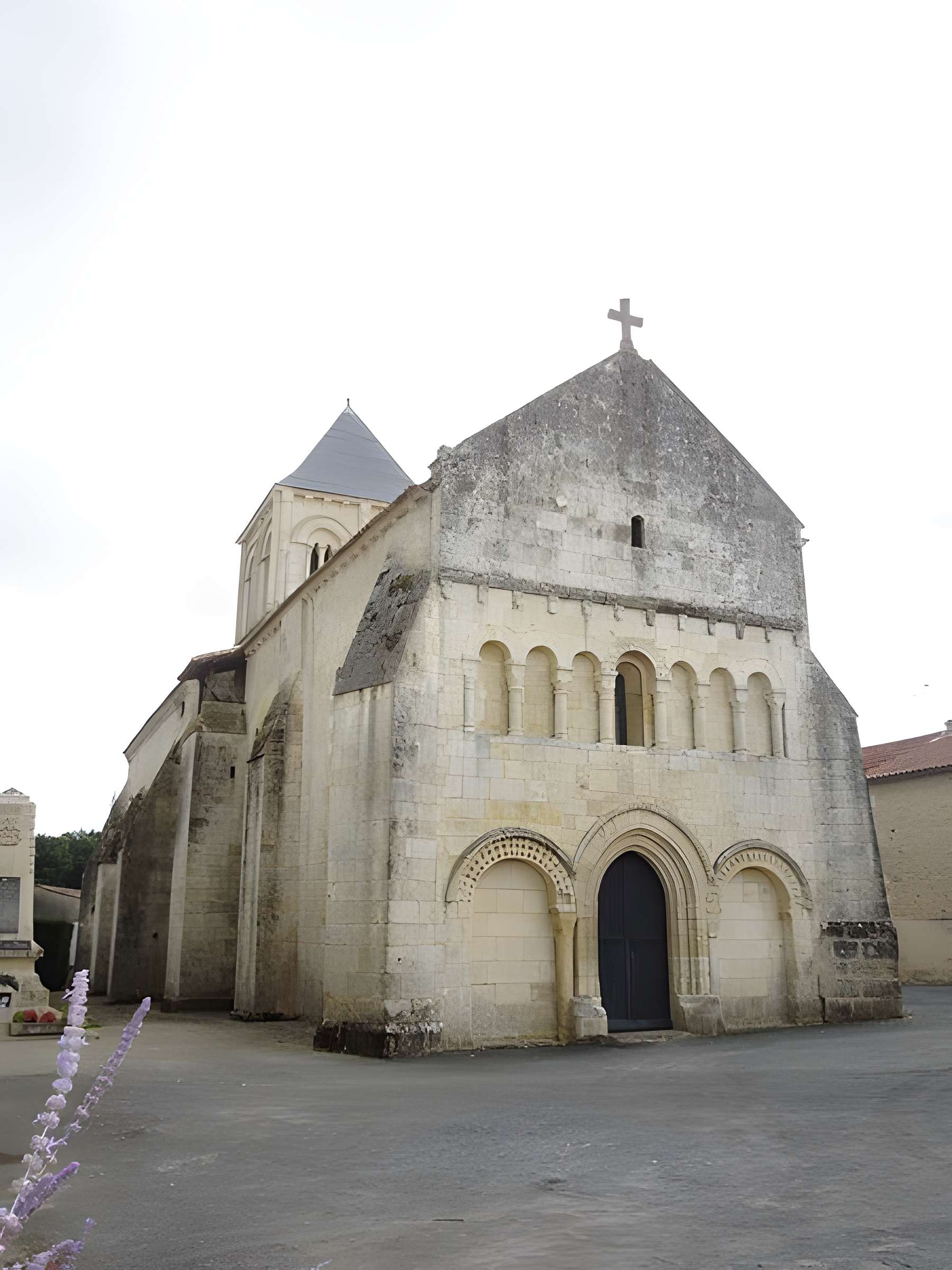 Église Saint-Vincent de Réaux