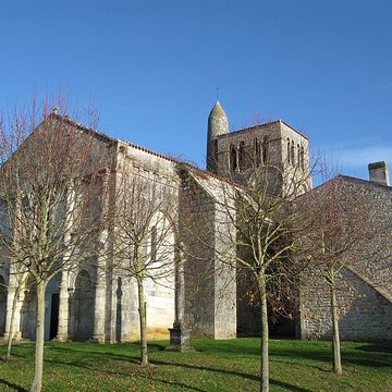 Église Saint-Vivien de La Vallée