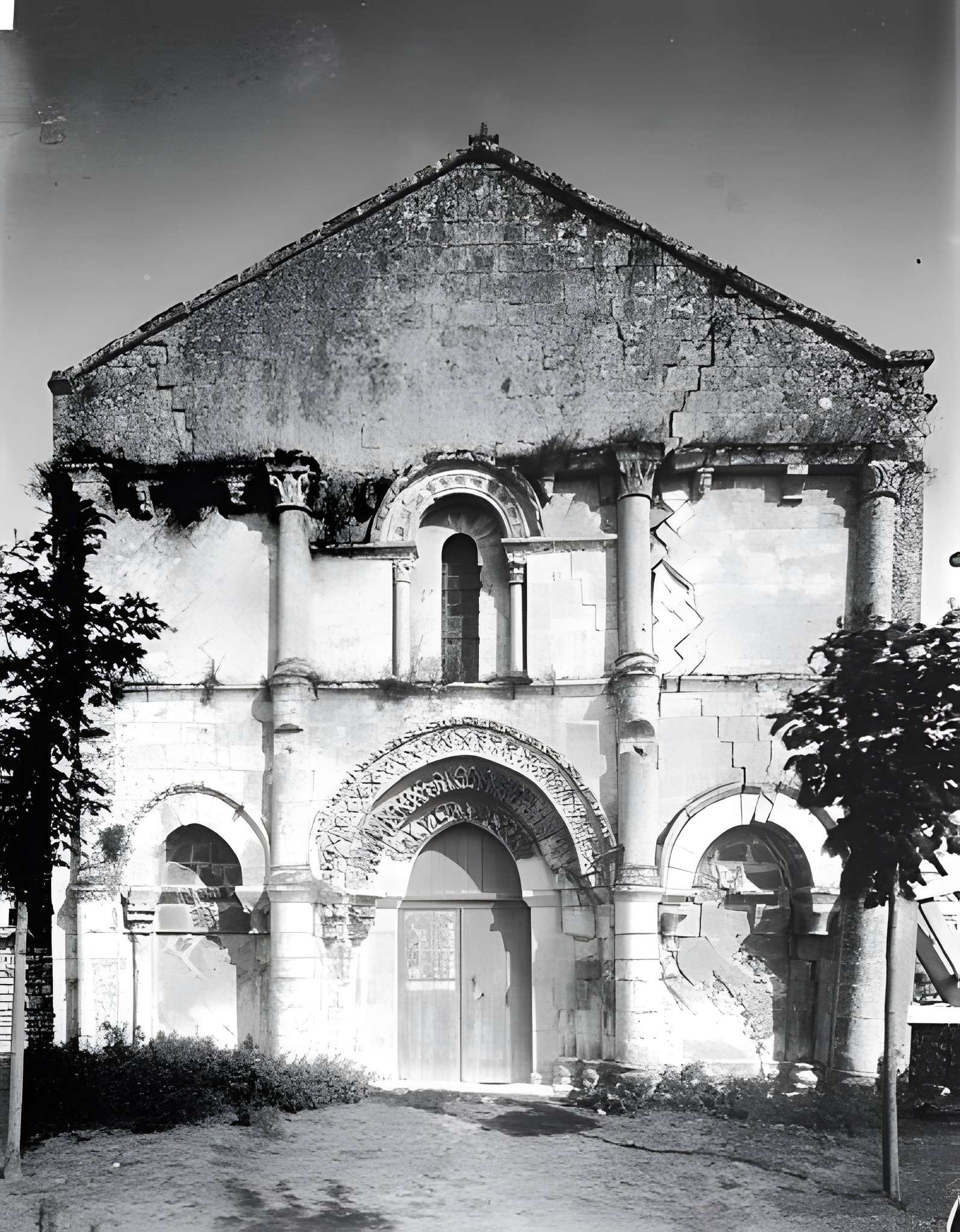 Église Saint-Vivien de La Vallée