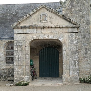 Église Saint-Winoc de Plouhinec