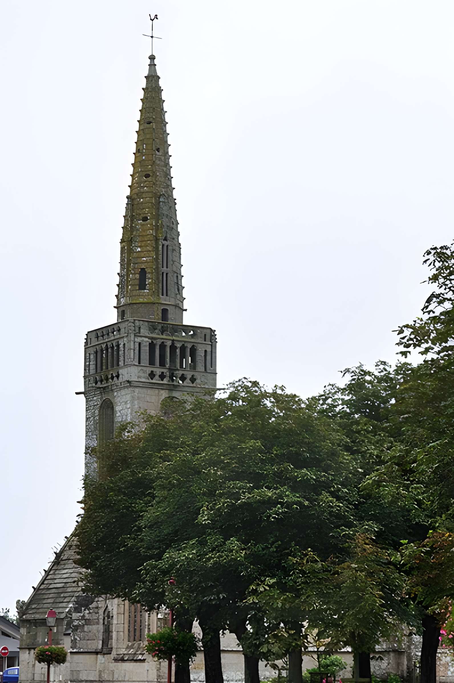 Église Saint-Winoc de Plouhinec