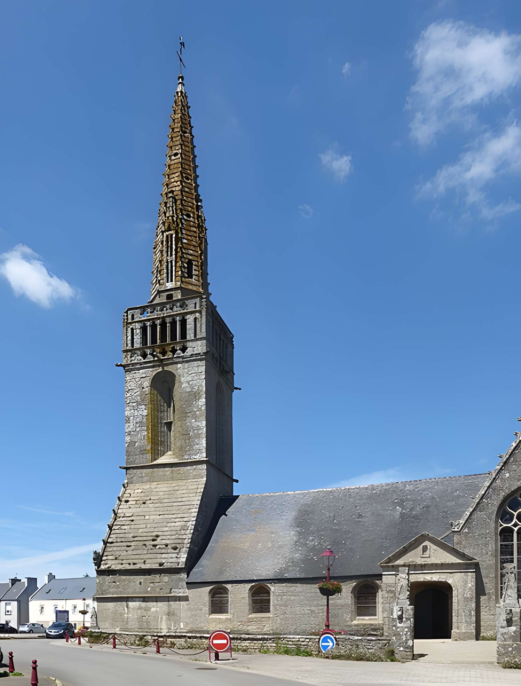 Église Saint-Winoc de Plouhinec