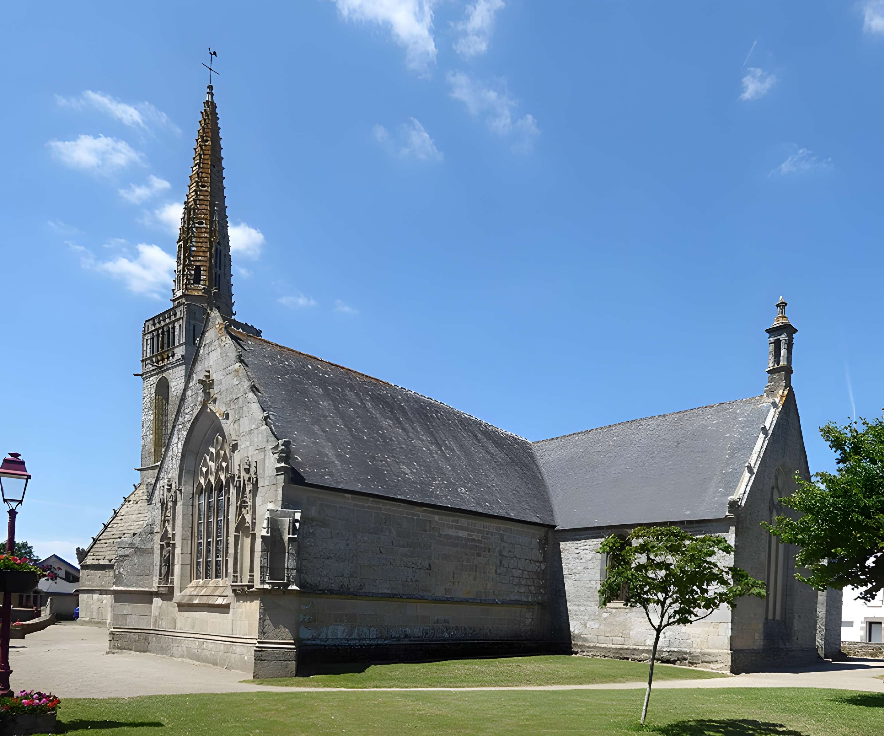 Église Saint-Winoc de Plouhinec