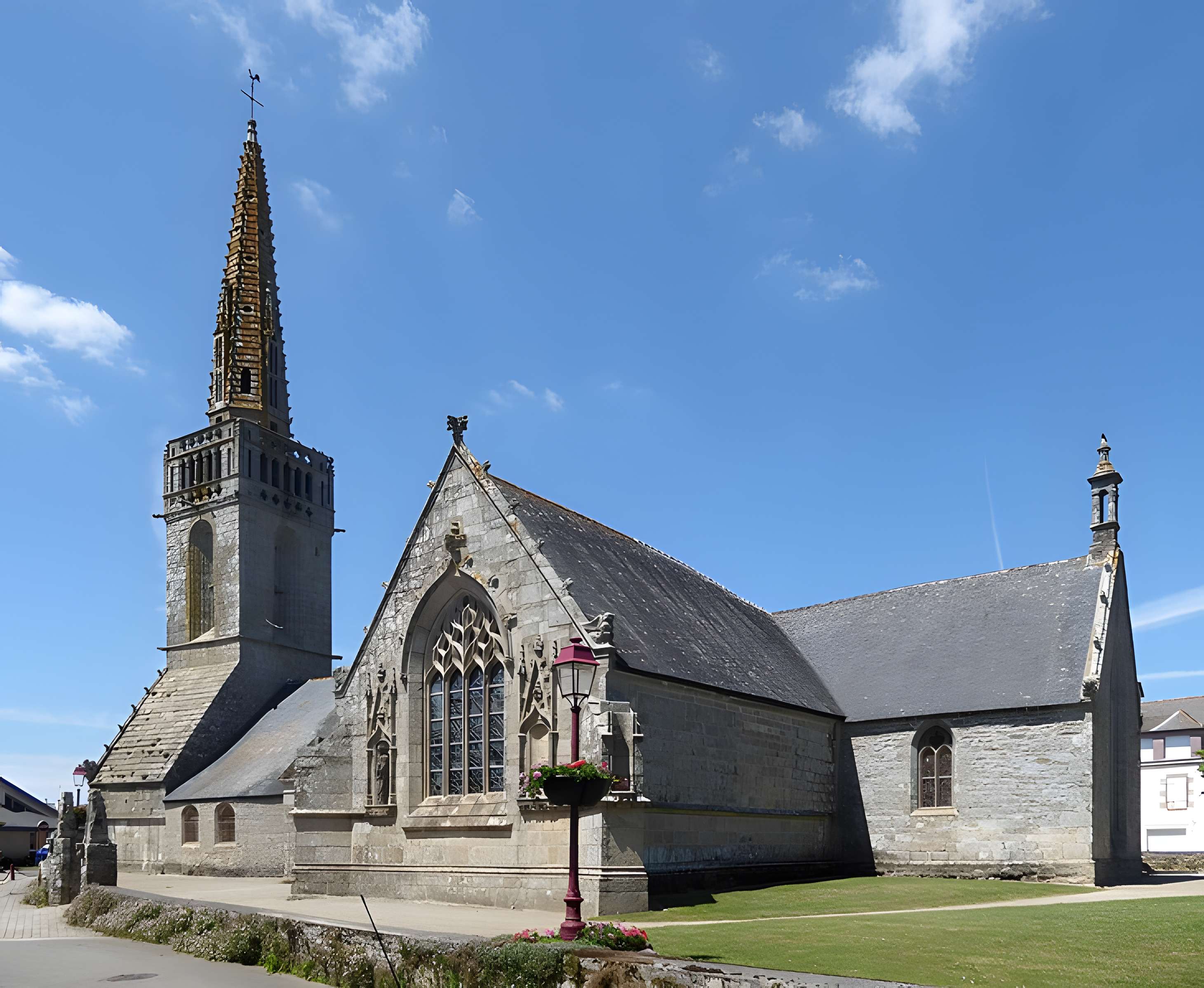 Église Saint-Winoc de Plouhinec