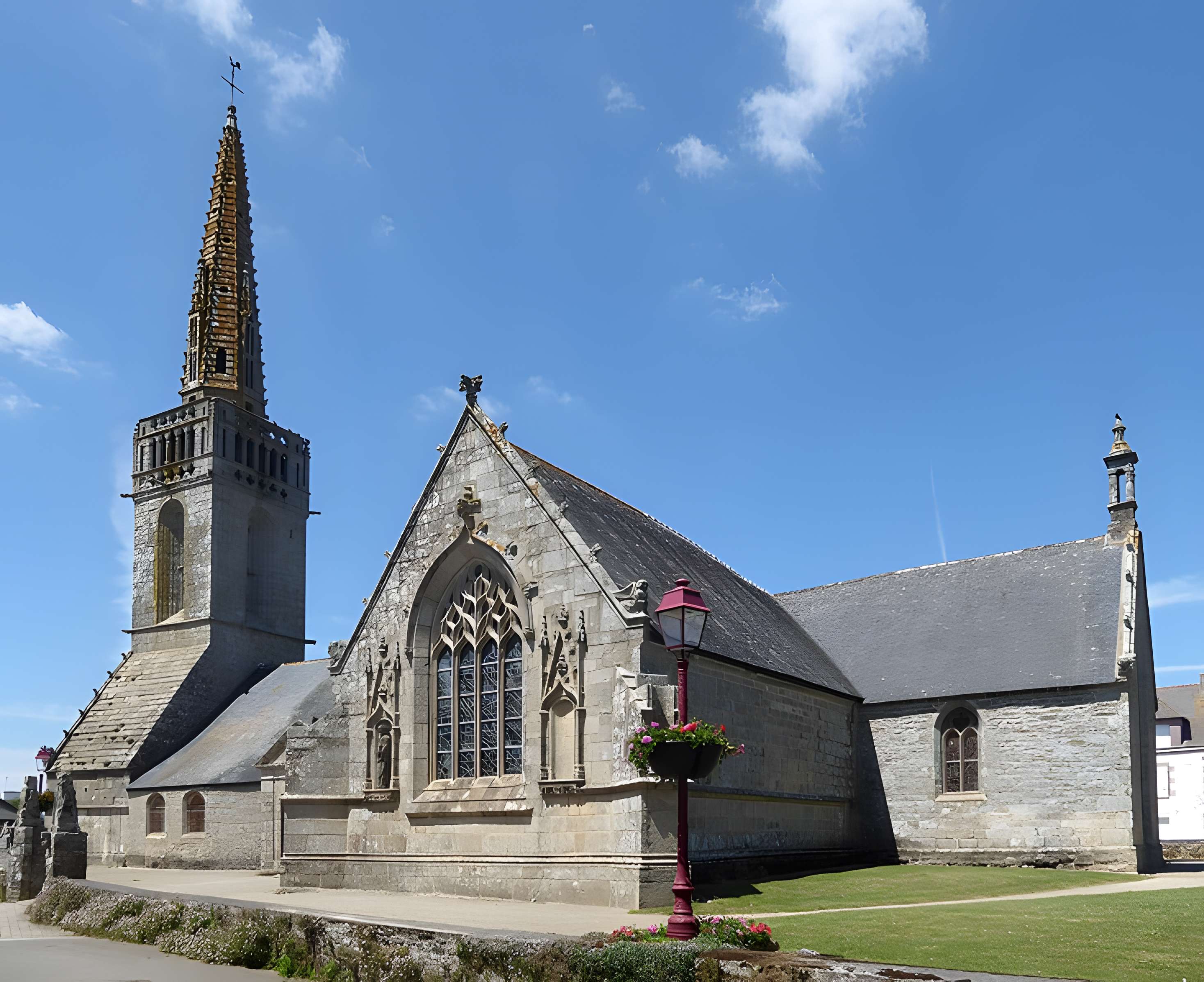 Église Saint-Winoc de Plouhinec