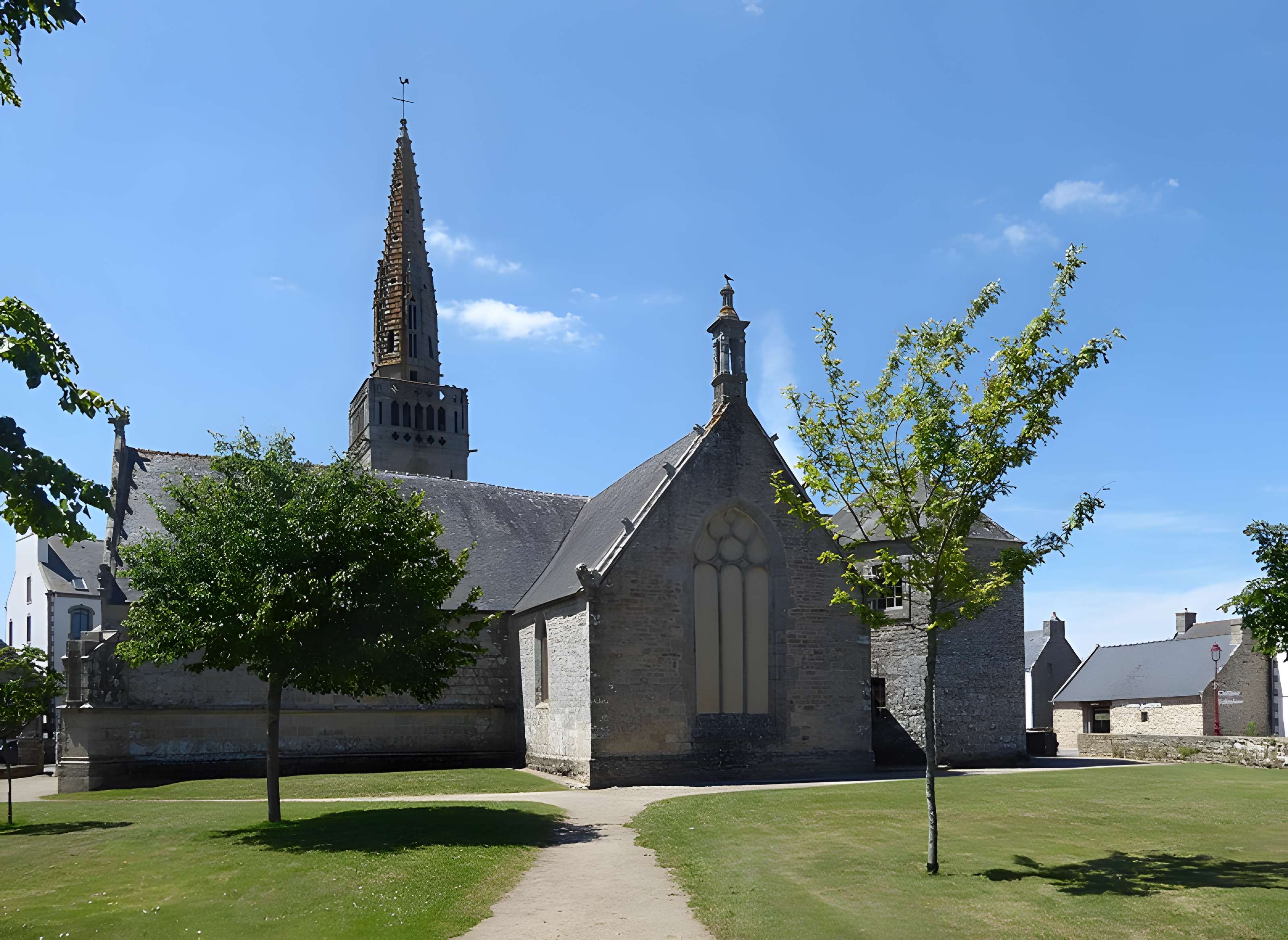 Église Saint-Winoc de Plouhinec