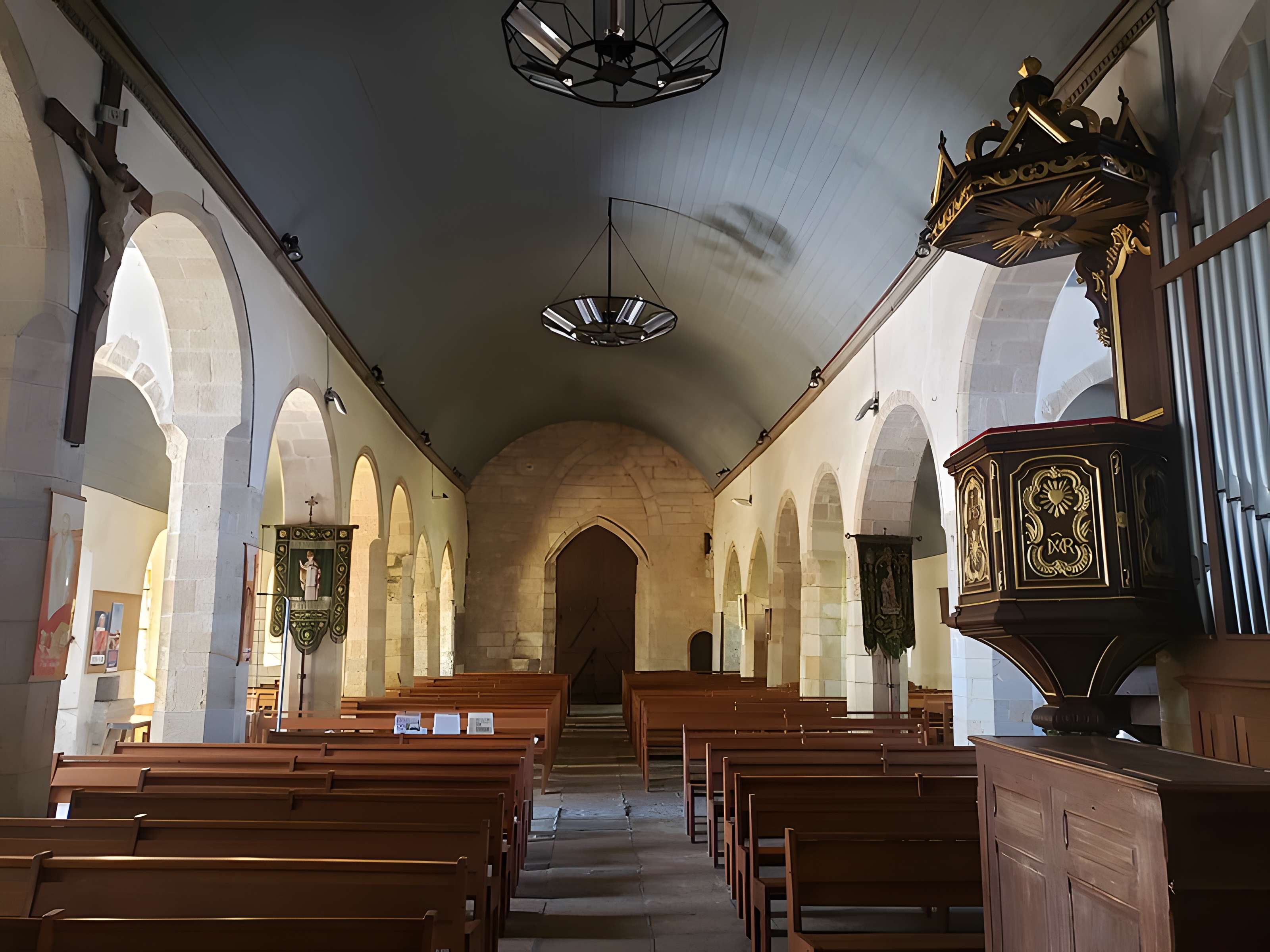 Église Saint-Winoc de Plouhinec