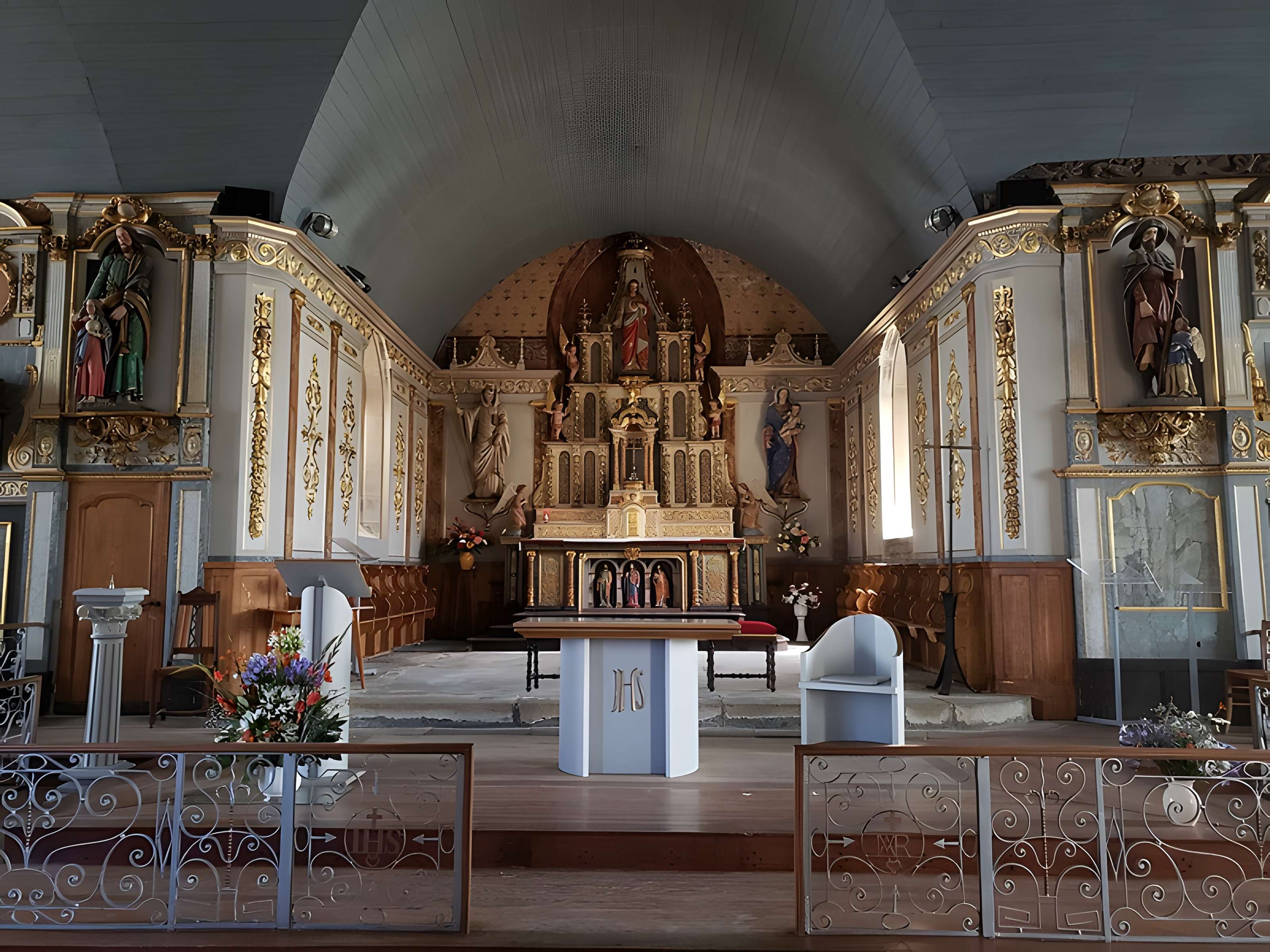 Église Saint-Winoc de Plouhinec