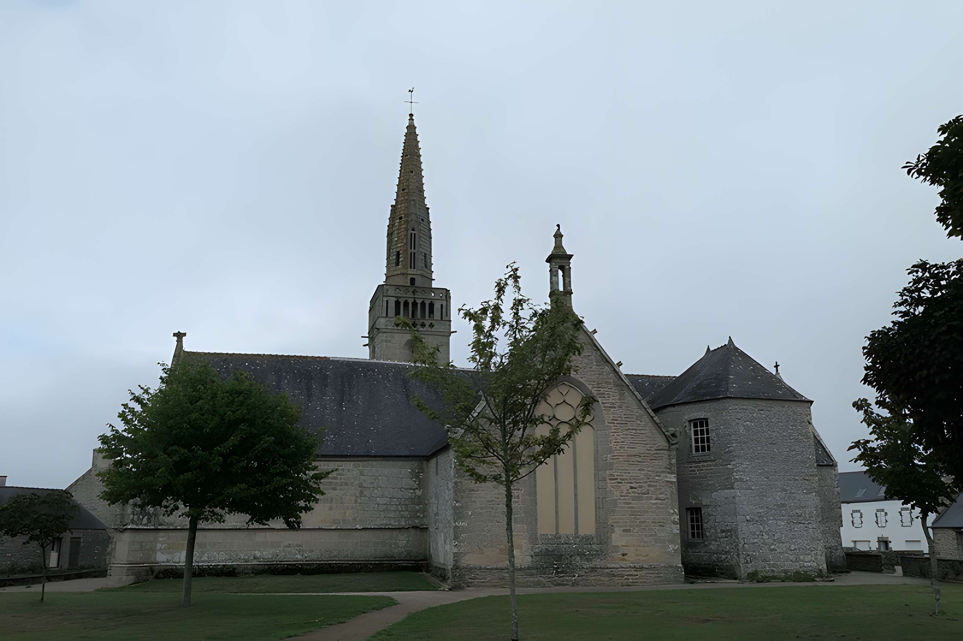Église Saint-Winoc de Plouhinec