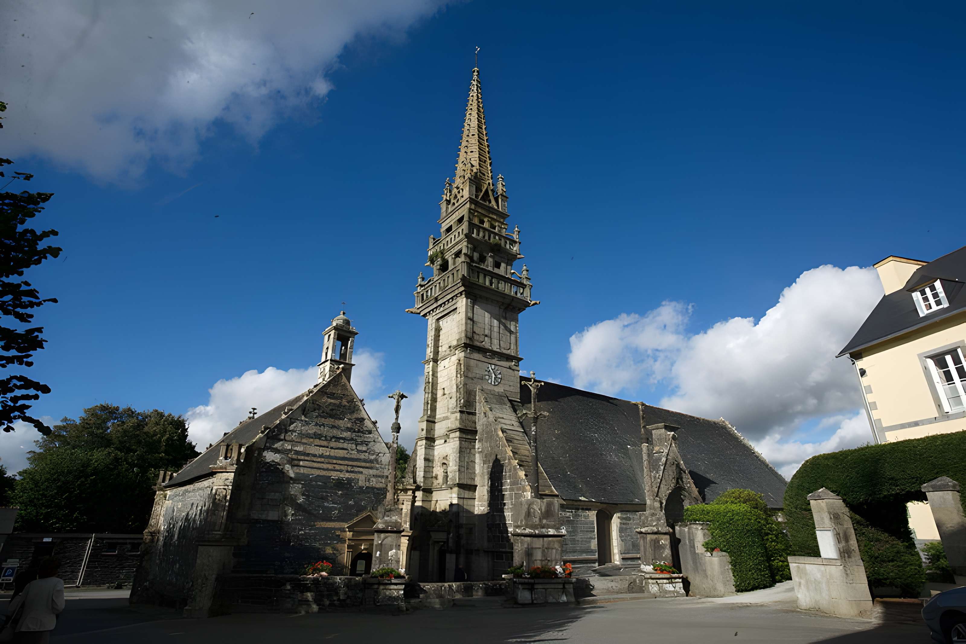 Église Saint-Yves de La Roche-Maurice