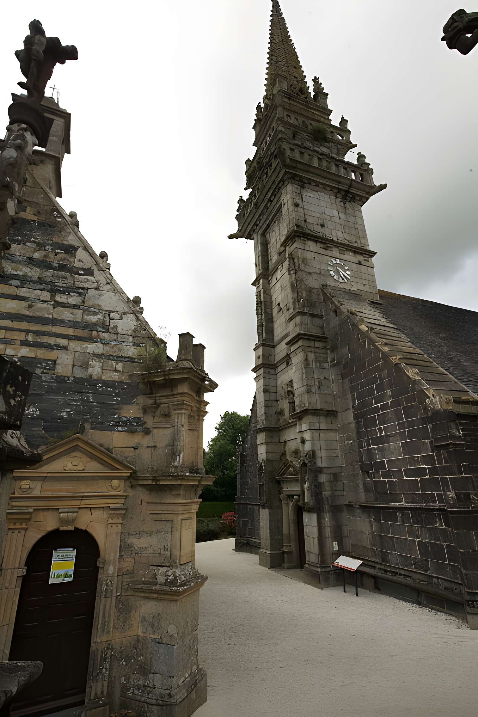 Église Saint-Yves de La Roche-Maurice