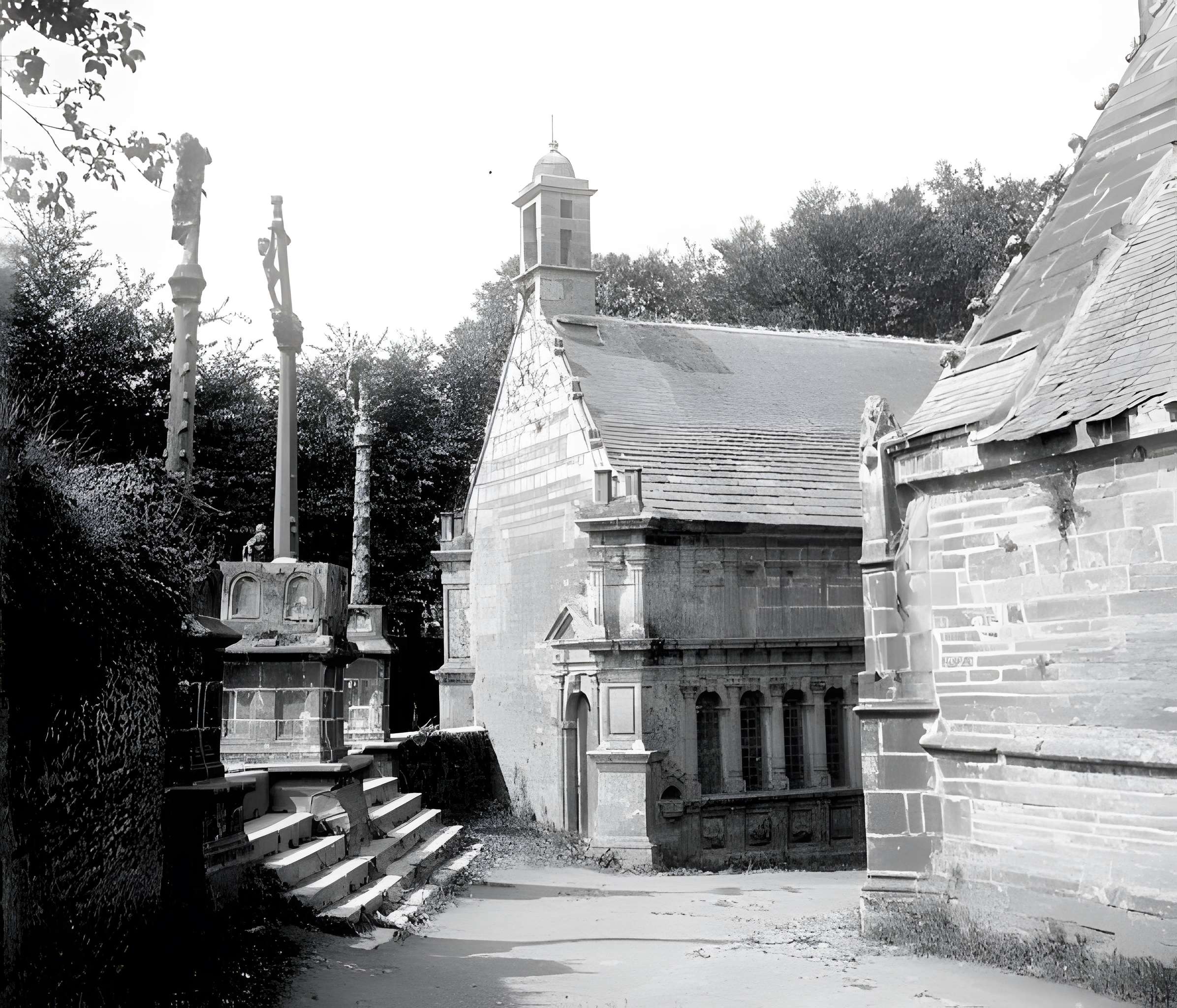 Église Saint-Yves de La Roche-Maurice