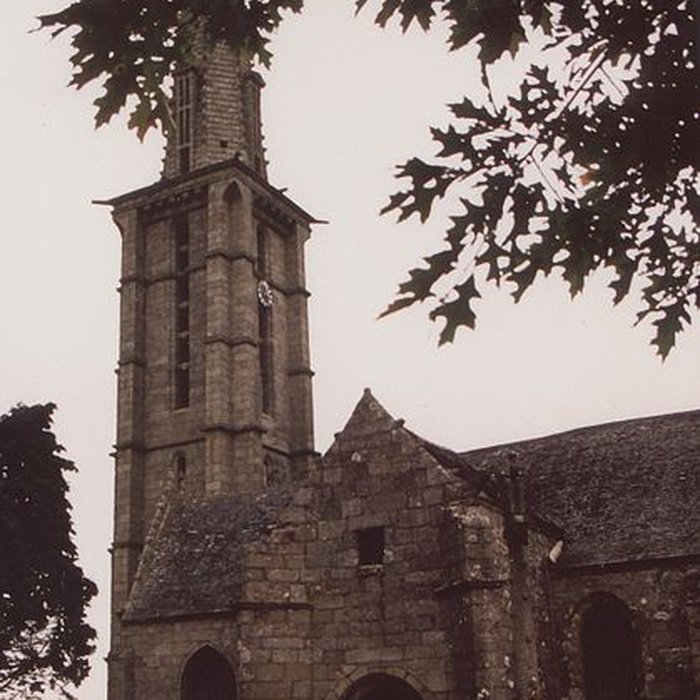 Photo de Église Saint-Yves de Plounéour-Ménez