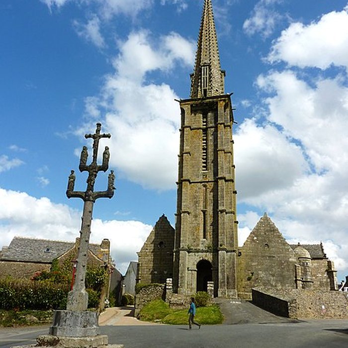 Photo de Église Saint-Yves de Plounéour-Ménez