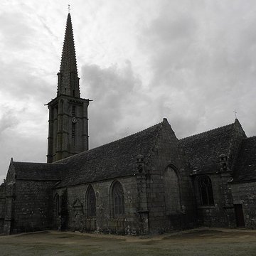 Église Saint-Yves de Plounéour-Ménez