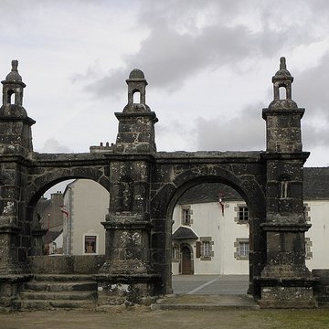 Église Saint-Yves de Plounéour-Ménez