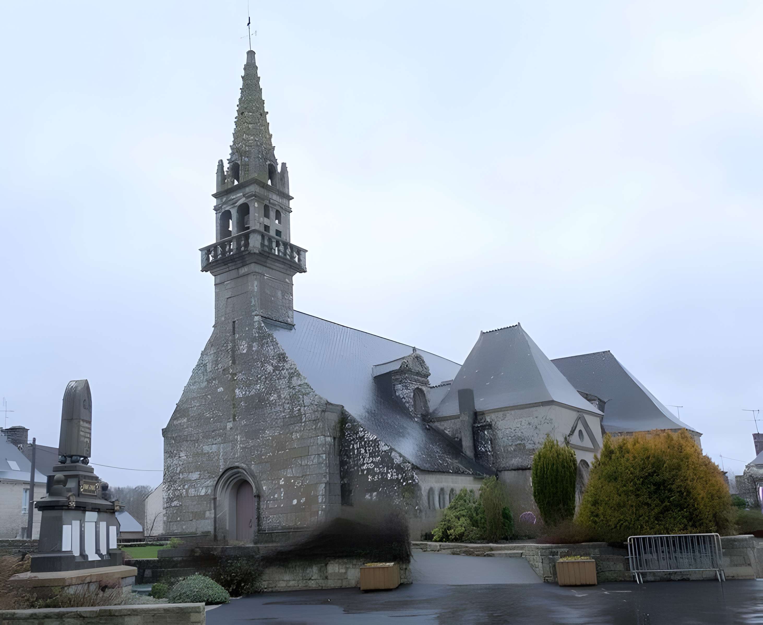 Église Saint-Yves de Plouray