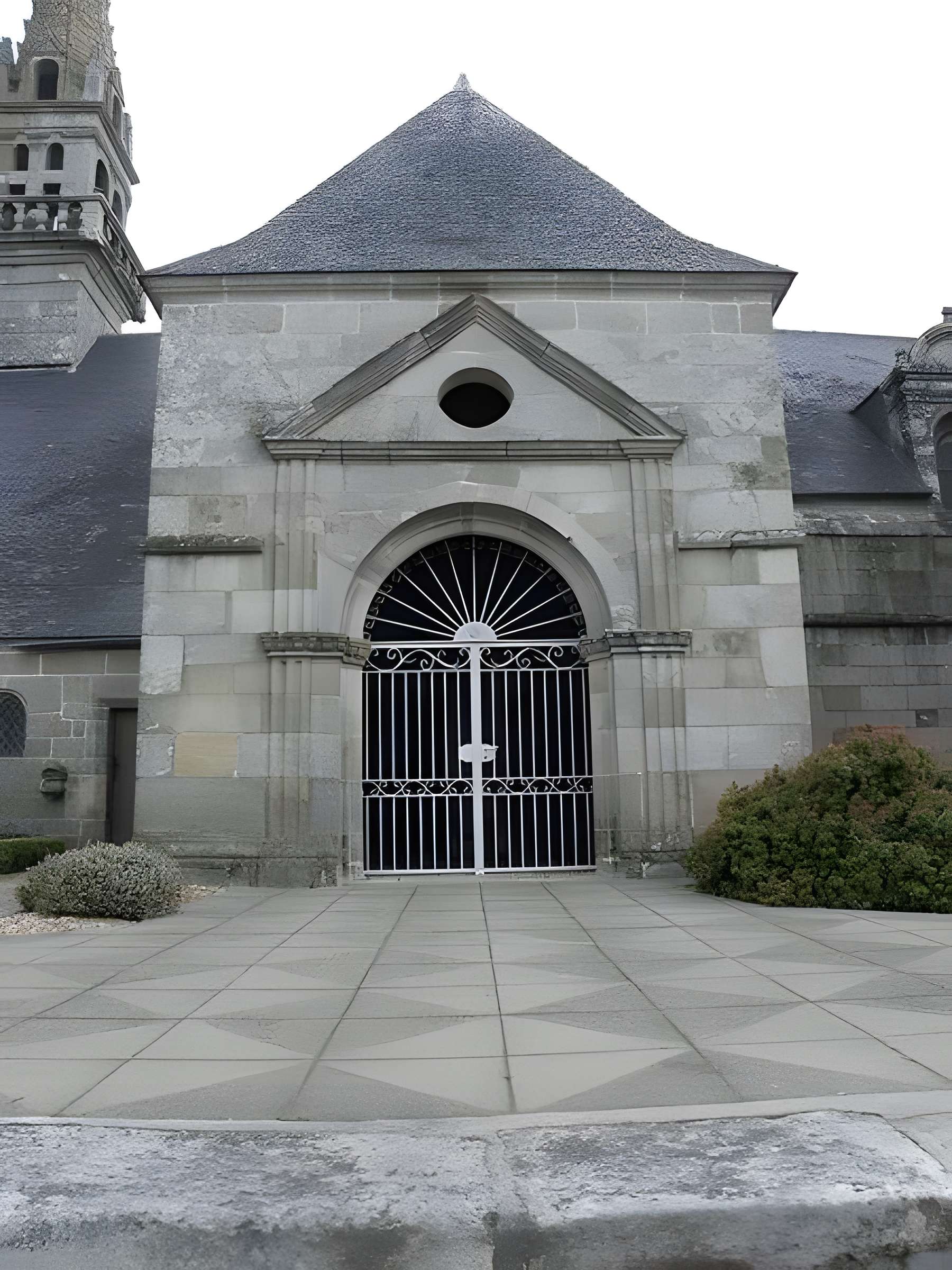 Église Saint-Yves de Plouray
