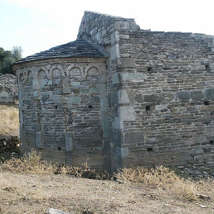 Photo de Site archéologique et substructions dun sanctuaire primitif