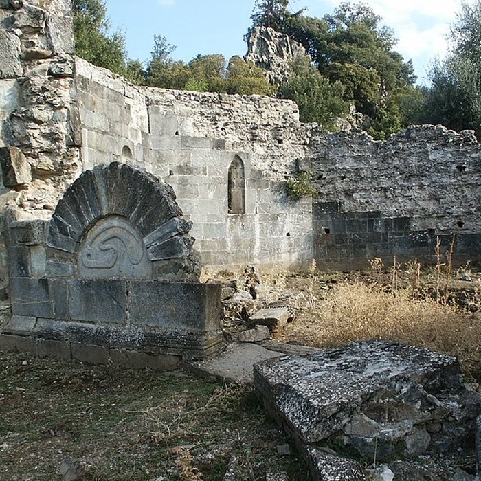 Photo de Site archéologique et substructions dun sanctuaire primitif