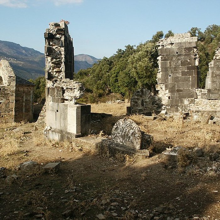 Photo de Site archéologique et substructions dun sanctuaire primitif