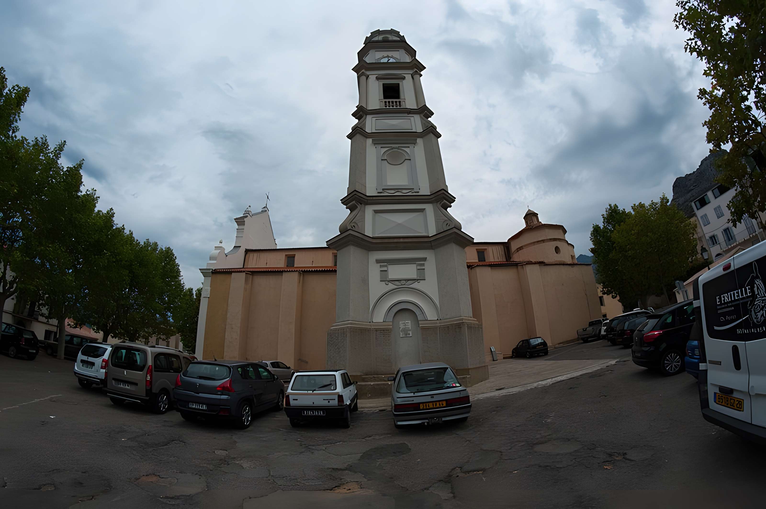 Église Santa Restituta de Calenzana