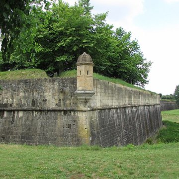 Enceinte bastionnée de Navarrenx