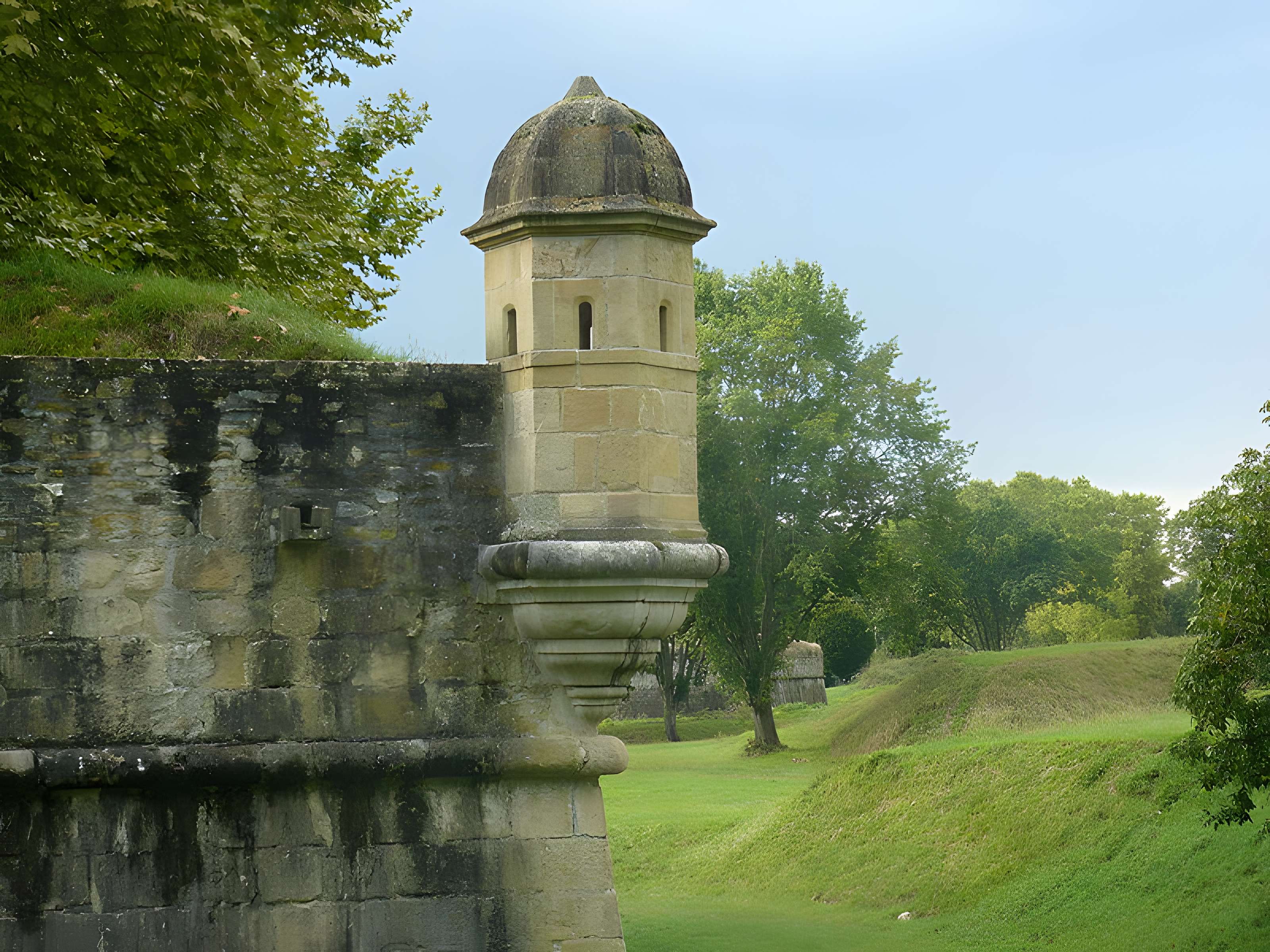 Enceinte bastionnée de Navarrenx