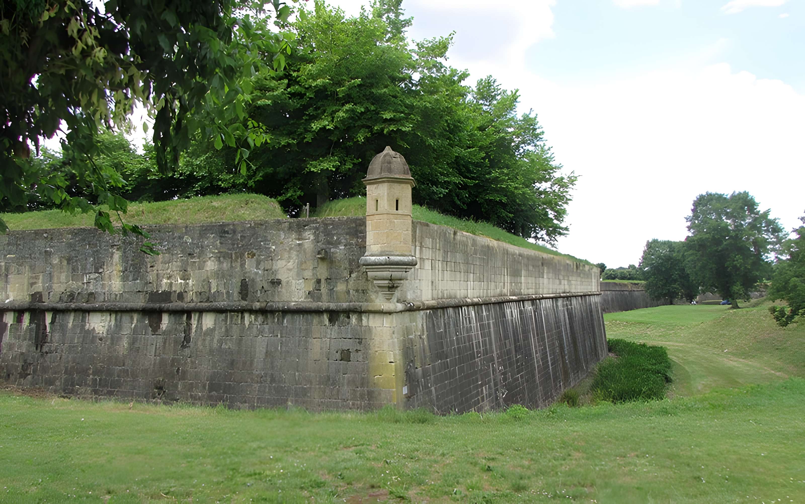 Enceinte bastionnée de Navarrenx