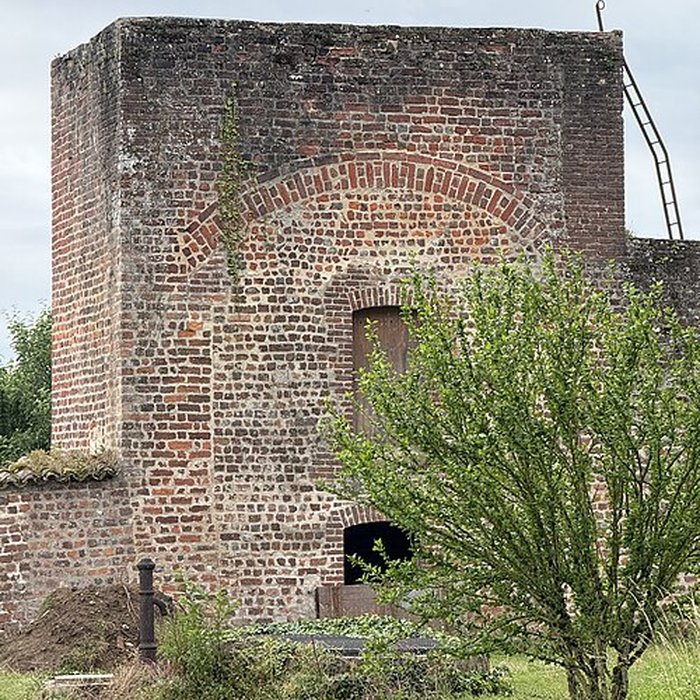 Photo de Enceinte de Bâgé-le-Châtel