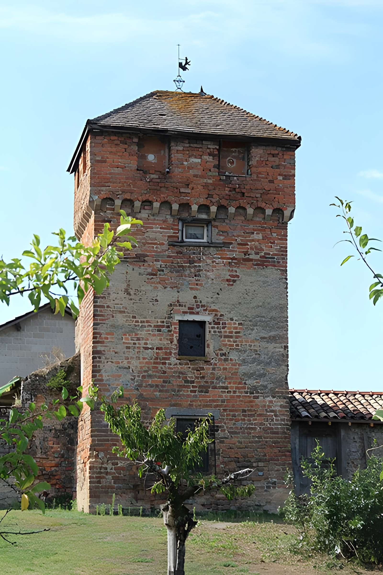 Enceinte de Bâgé-le-Châtel