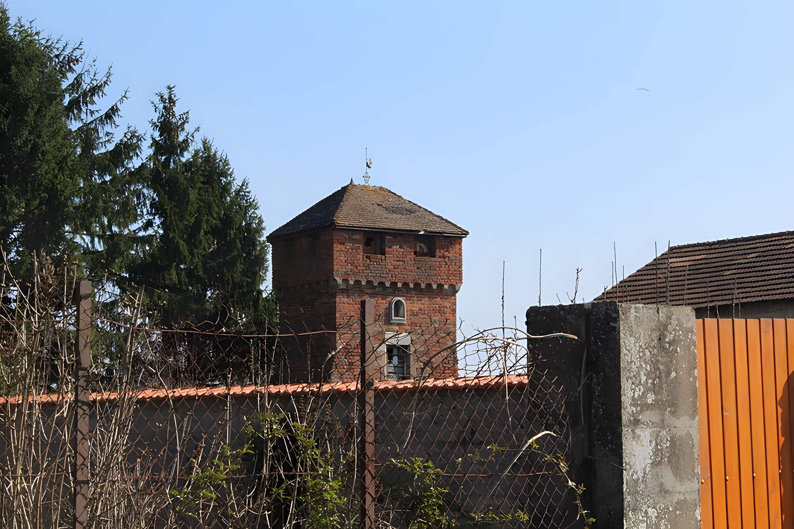 Enceinte de Bâgé-le-Châtel