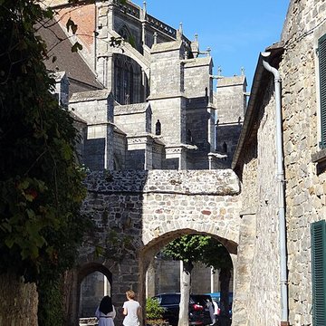 Enceinte de Saint-Sulpice-de-Favières