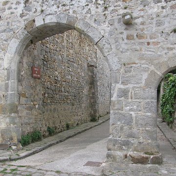 Enceinte de Saint-Sulpice-de-Favières