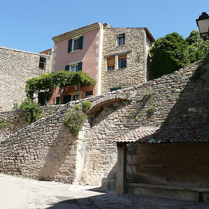 Photo de Enceinte médiévale de Cucuron