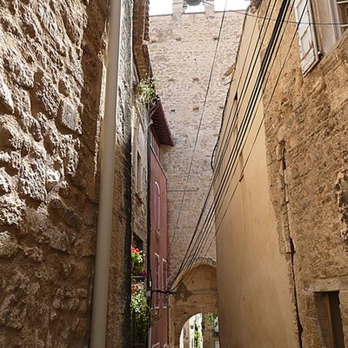 Photo de Enceinte médiévale de Cucuron