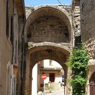 Enceinte médiévale de Cucuron