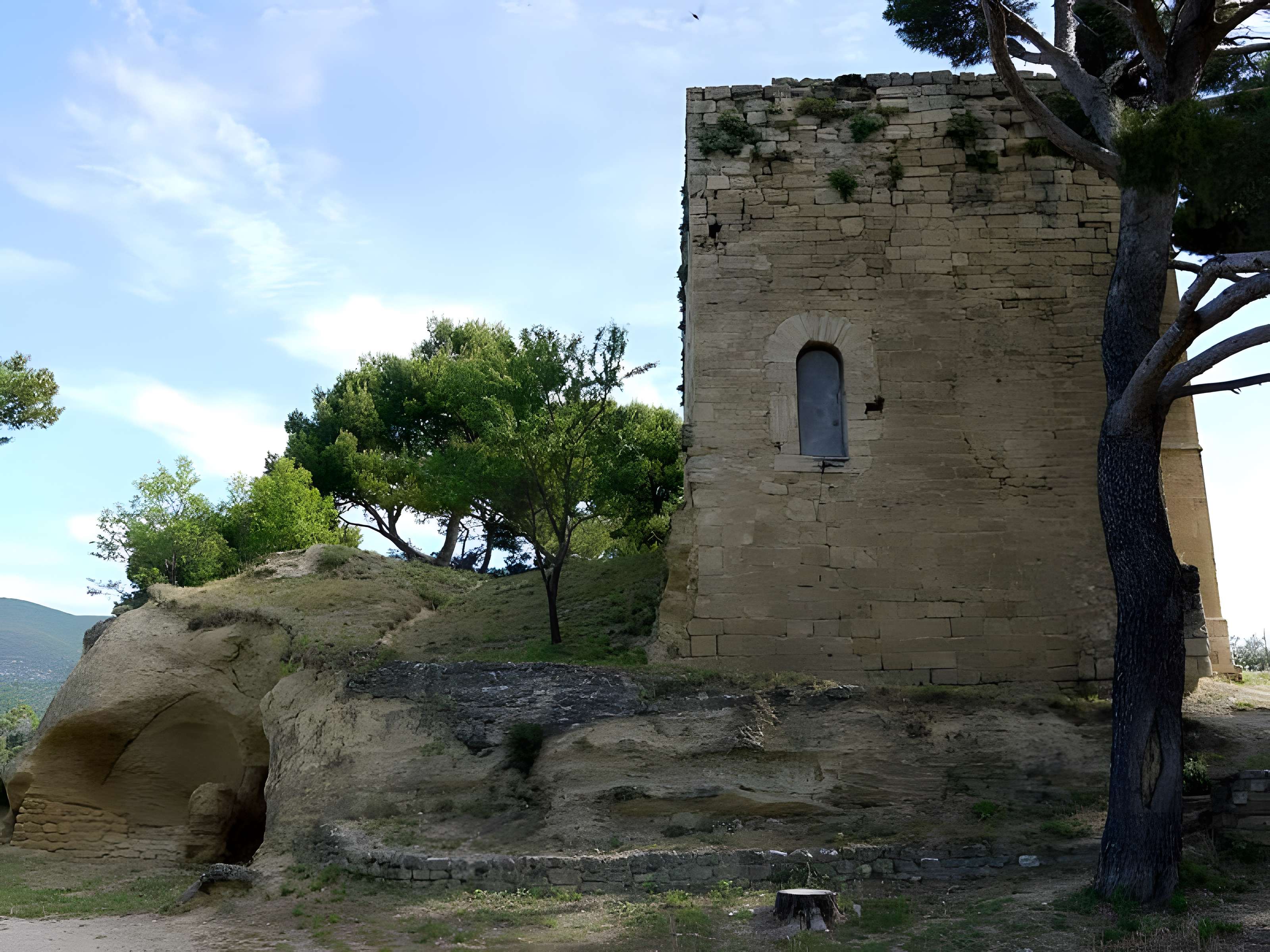 Enceinte médiévale de Cucuron