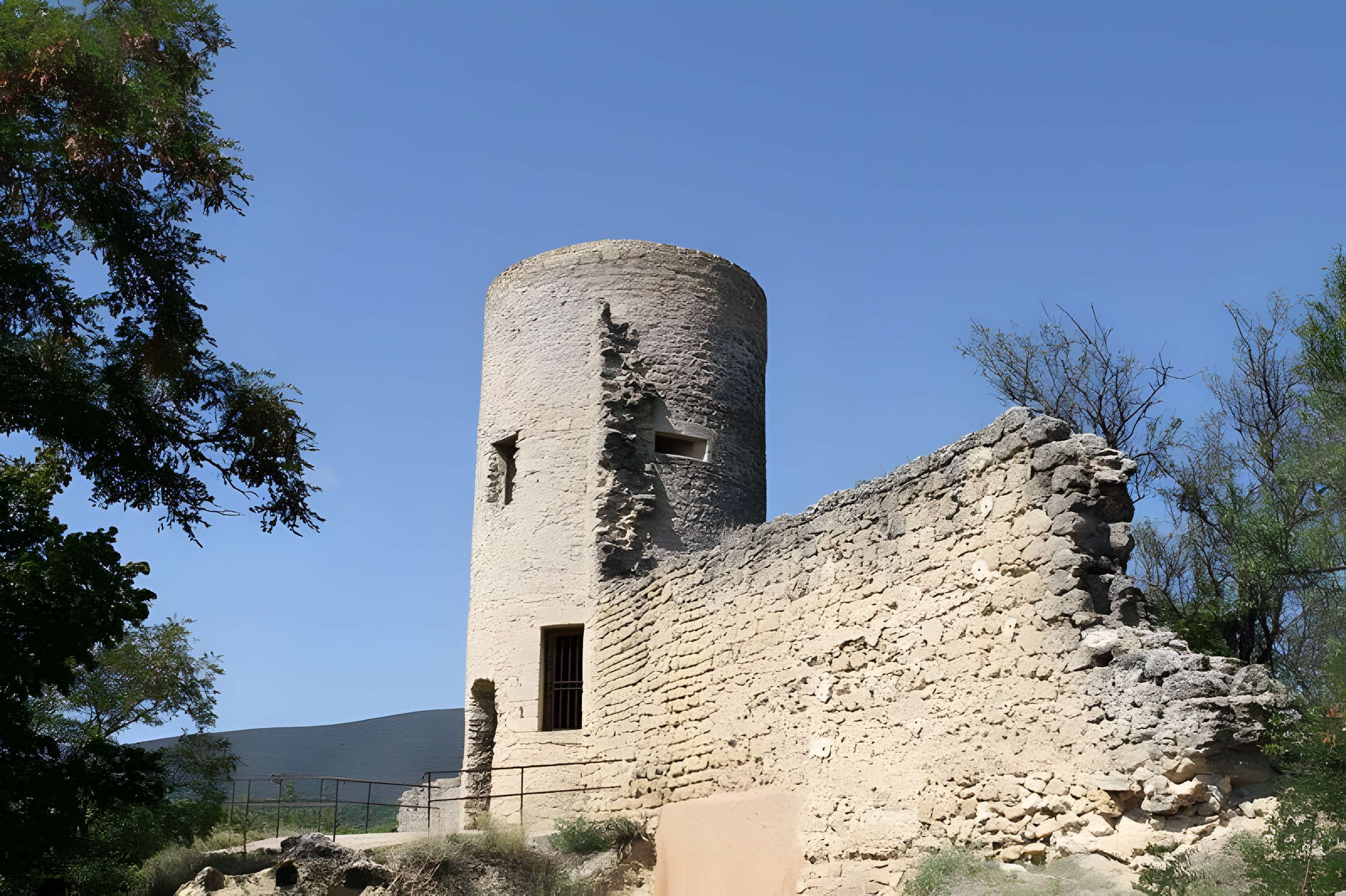 Enceinte médiévale de Cucuron