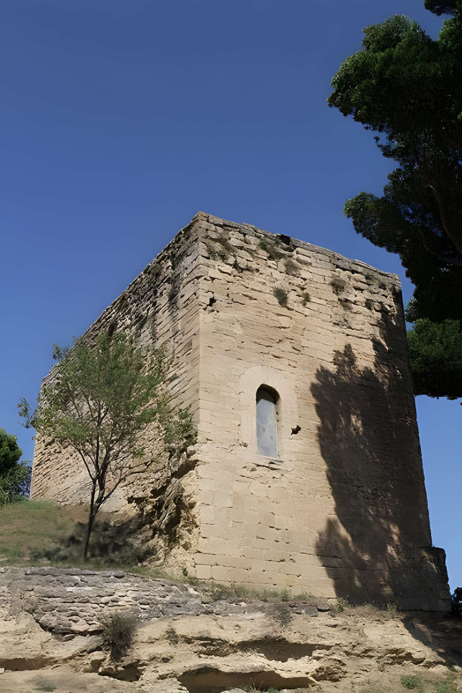 Enceinte médiévale de Cucuron