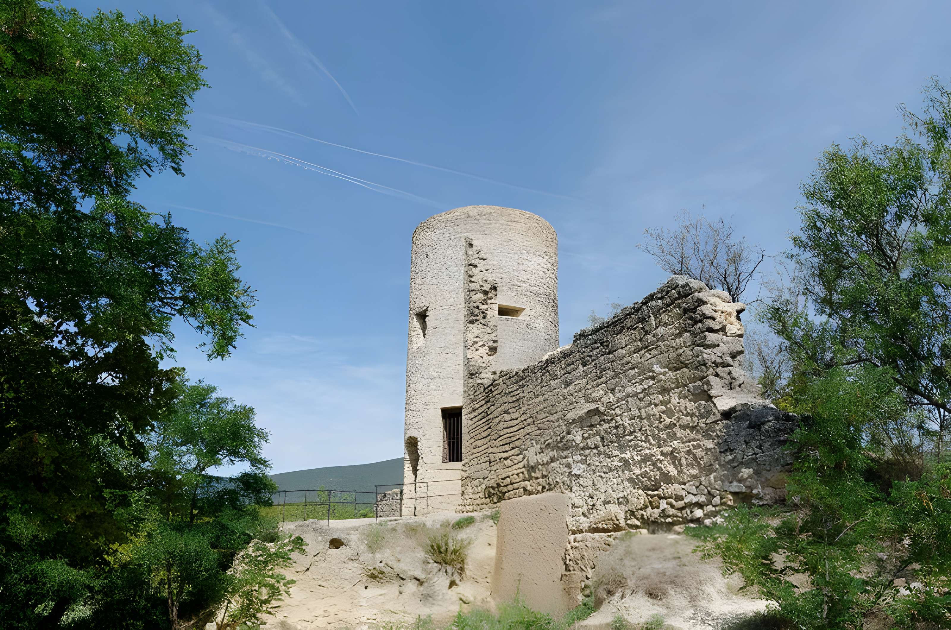 Enceinte médiévale de Cucuron