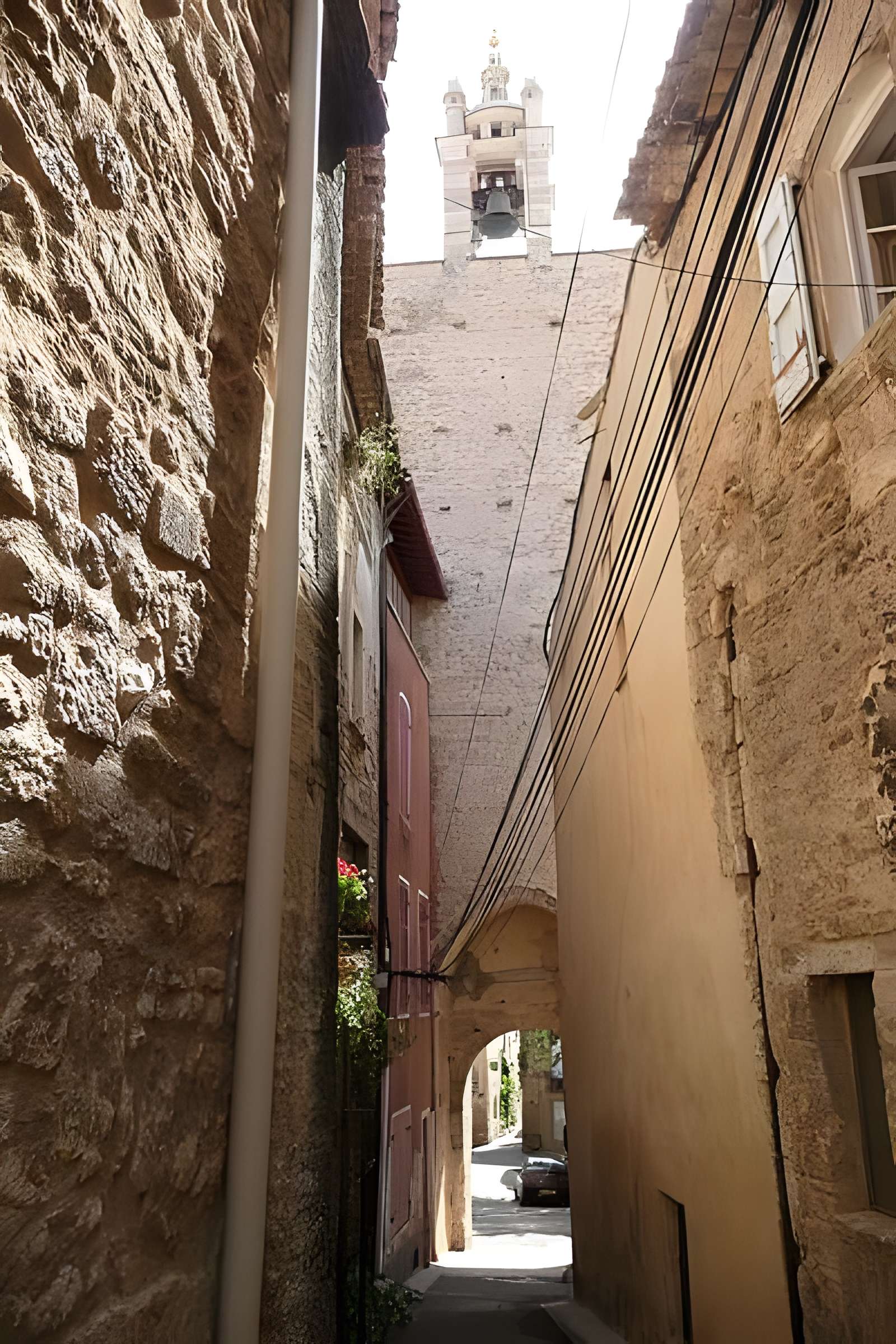 Enceinte médiévale de Cucuron