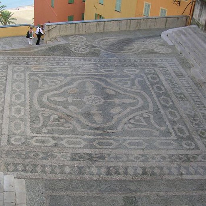 Photo de Eglise Saint-Michel, chapelle de la Conception et leurs abords